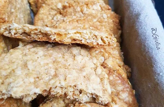 Biscuits aux  flocons d'avoine et miel
