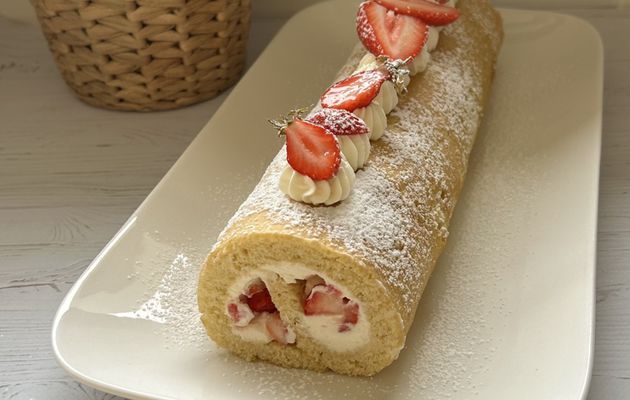 Gâteau roulé à la fraise et au mascarpone avec ou sans Thermomix