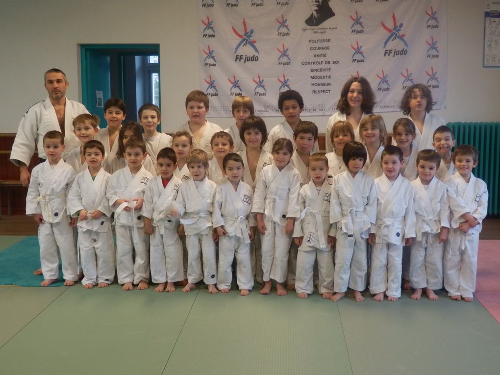 Samedi 14 janvier, après un cours commun aux grands et aux petits, la section judo du Foyer des jeunes de Pontonx a organisé sa traditionnelle galette des rois réunissant une cinquantaine de judokas accompagnés de leurs parents. Tout ce monde ét