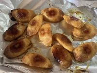Tartine de chèvre frais et nèfles rôties 