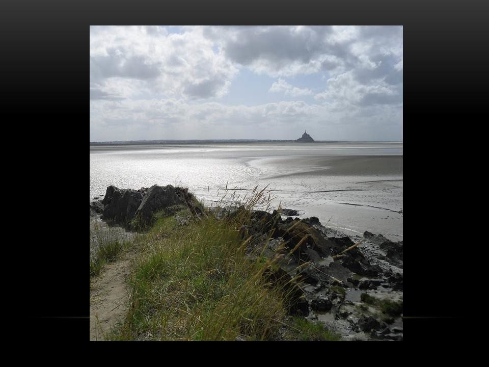 En partant de Genêts, par le GR 223, pour rejoindre la pointe du grouin.