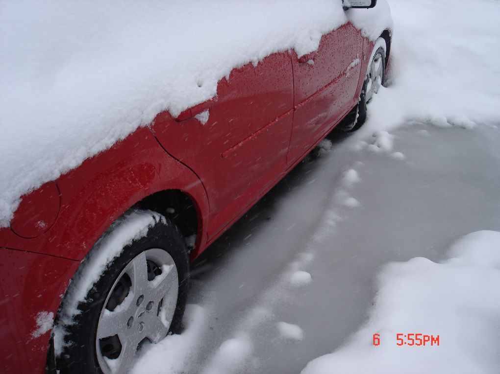 photos aléatoires de ma ville, avec des petites ou grosses bordées d'neige qui pour cette année à durer longtemps, la dernière grosse bordée du printemps ayant eu lieu à la toute fin du mois d'avril !!!