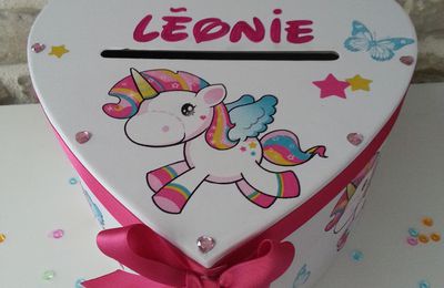 urne de baptême Licorne