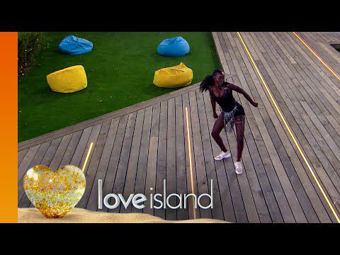 Priscilla fait une pause dans le salon des talents | Love Island Series 6