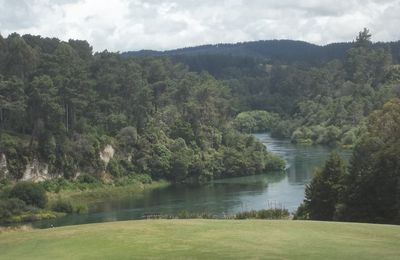 Taupo, ville thermale et transit par Tauranga pour une nuit!