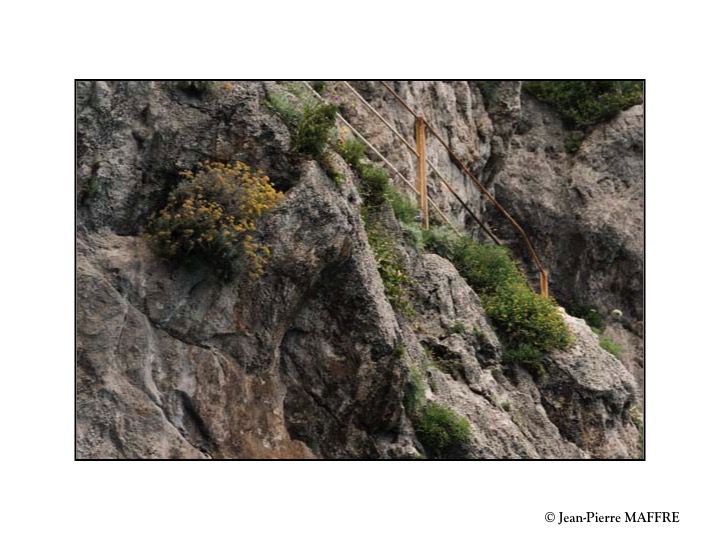 Quelle a été la réaction de nos ancêtres de l’antiquité face à cette profusion de formes humaines dans des rochers qui n’ont probablement pas changés depuis.