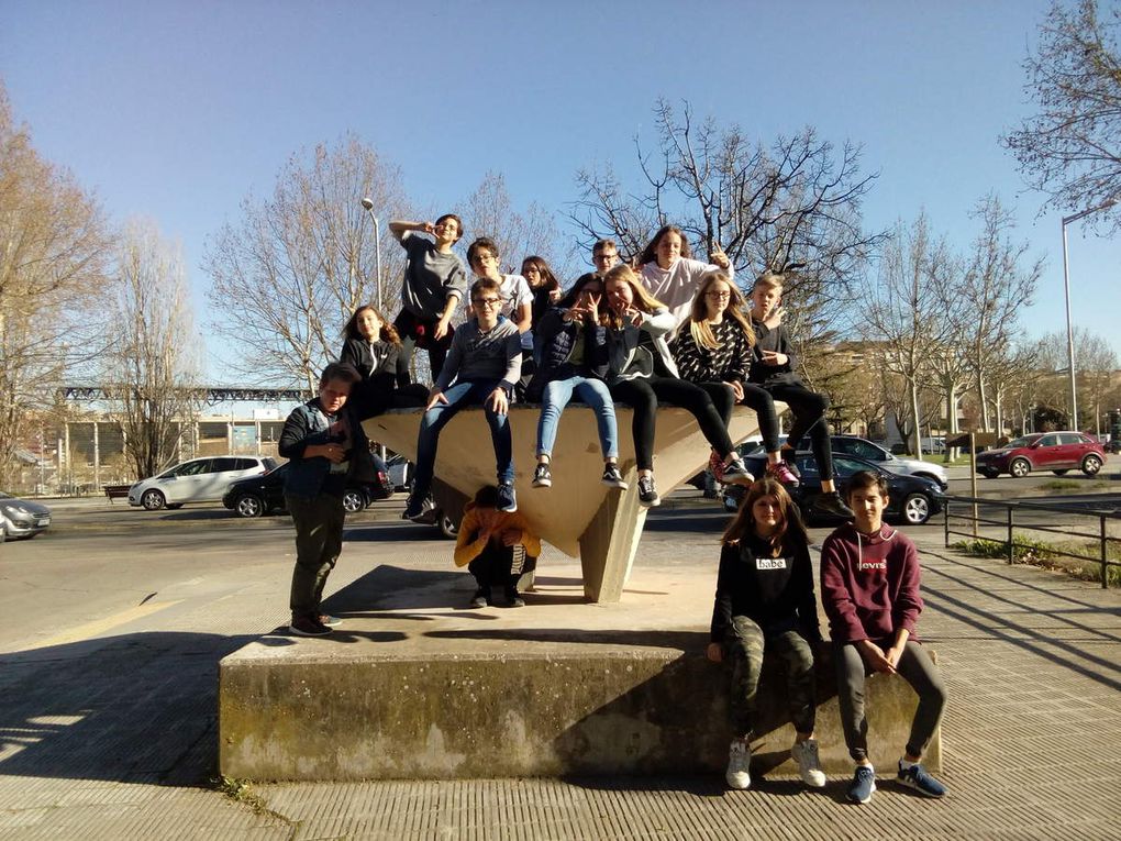 Intercanvi escolar a Lleida amb un taller d'iniciacio a la sardana