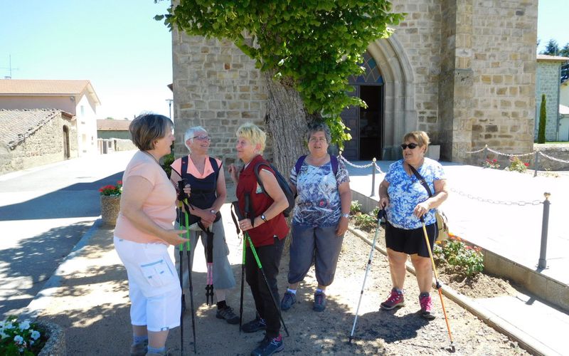 Avec le beau temps, la petite marche a pris de la hauteur aujourd'hui et a randonné autour de MARGERIE