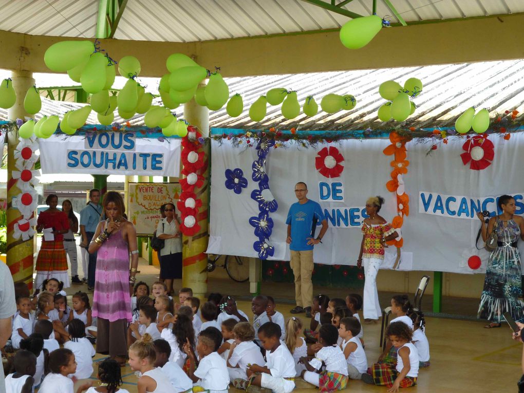 Spectacle de fin d'année à l'Ecole Maternelle Maximilien SABA: instruments, chants et danses Traditionnels de Guyane. (Vendredi 29 juin 2012)