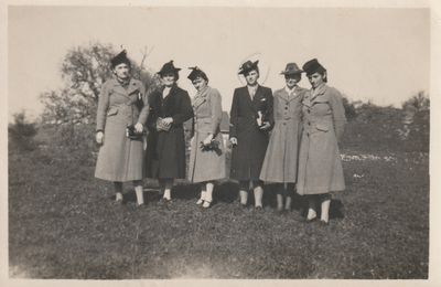 Photo de groupe à Amance, années 1940