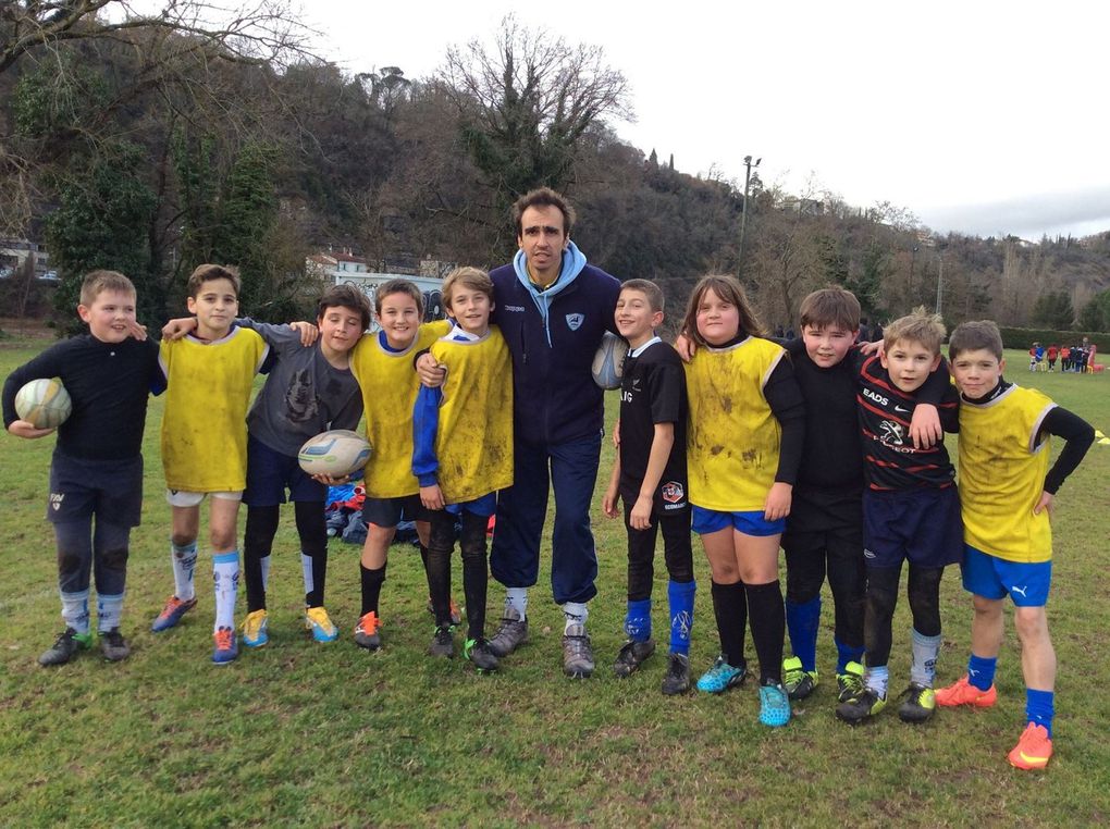 L'école de rugby souhaite à l'ensemble des joueurs et parents une belle année 2016 ! Toutes les équipes étaient au complet samedi dernier sur les terrains d'entraînement pour la reprise ! Souhaitons pour cette nouvelle année, de l'engagement, de la réussite et surtout du plaisir pour nos jeunes petits diables !