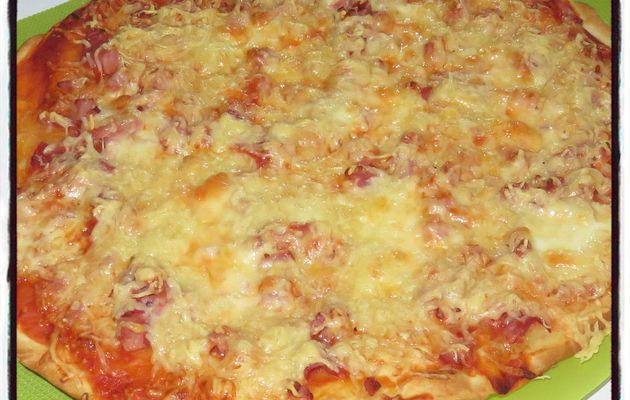Pizza bacon mozzarella