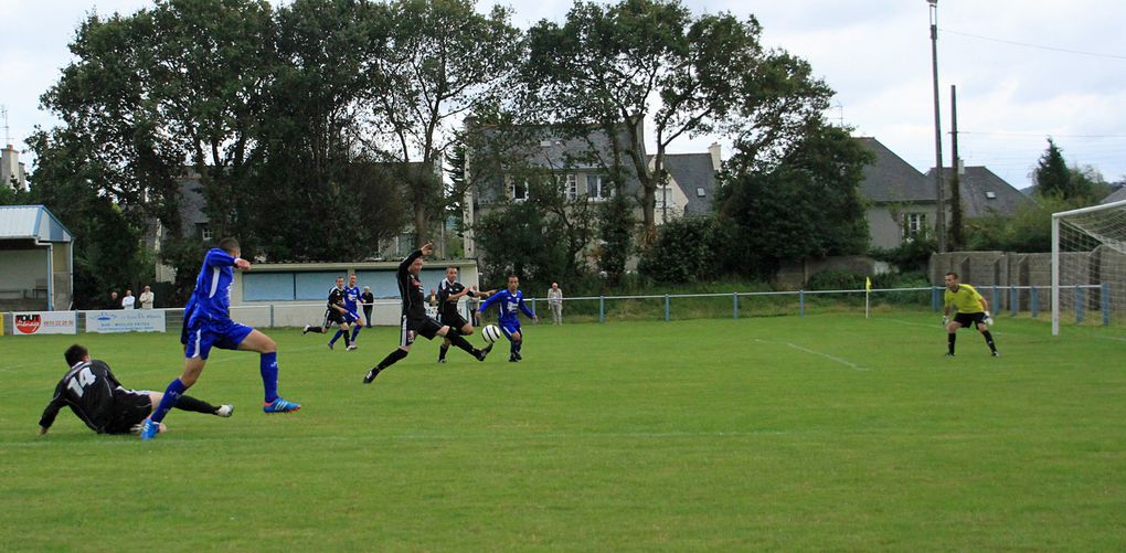 2 septembre 2012 - 2ème tour de la coupe de France entre l'Étoile Saint Roger et l'AS Guilers.