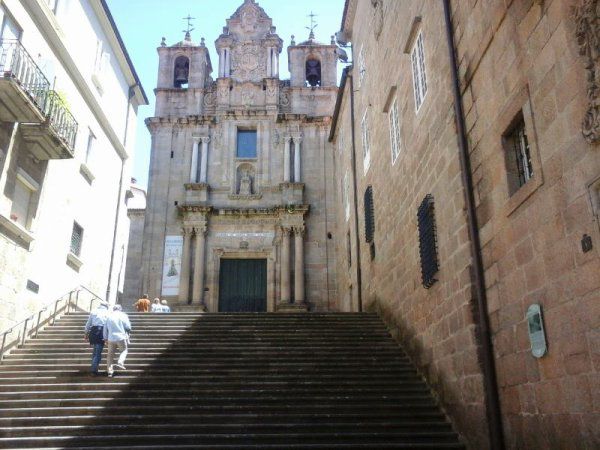 Photo d'un parc en arrivant. Puis photo de la cathédrale.