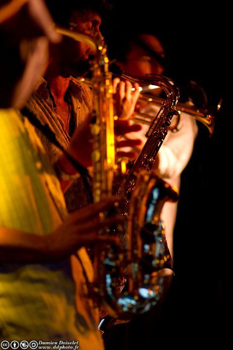 Photos du concert Funk Rock La Caisse Claire du vendredi 13 mai 2011 avec:
- L'Atelier Latin Jazz de l'Animathèque MJC
- MoonTeam
- The Cheebazz

Photos by Damien Doiselet