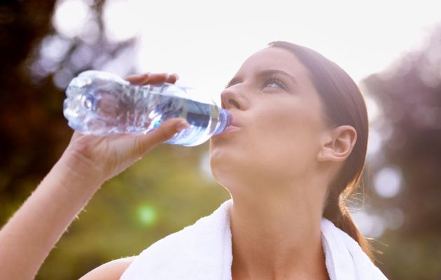 Pourquoi il ne faudrait pas réutiliser sa bouteille d'eau en plastique