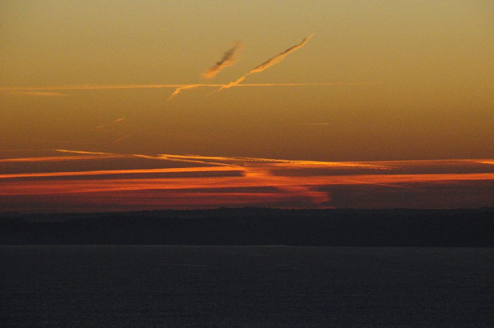 Un lever de soleil irréel, dans la froideur du petit matin.