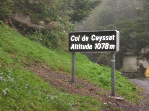 Notre randonn&eacute;e dans le parc des volcans d'Auvergne : 2 jours, 52km, de la pluie, des vaches, des ampoules, des crampes, de la pluie, du brouillard, des saucisses lentilles...Enormes souvenirs...