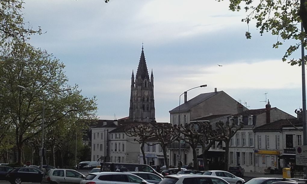 17 - Hommage depuis les édifices religieux de France, via leurs cloches