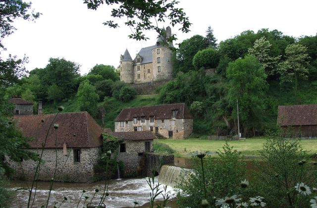 L'affaire LAFARGE évoquée à la Forge de Savignac-Lédrier