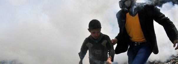 Des dizaines d’innocents assassinés au gaz chimique en Syrie : L’opposition armée Syrienne fait du « cinéma » avec des vies humaines