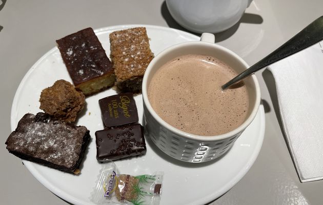 On commence l’année par un goûter chez Pâtisserie Chocolaterie Bigot à Amboise