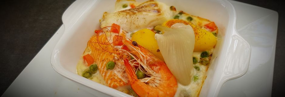Cassolette de poisson au four et petits légumes 