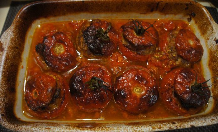 Cuisson des tomates farcies à l'ancienne