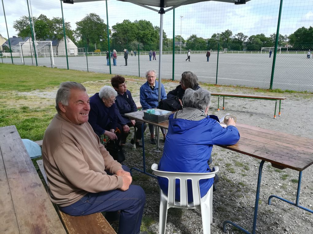 Crossac quelques photos du tournois de pétanque du vendredi 26 avril 2019 organisé par Inter Associations ...