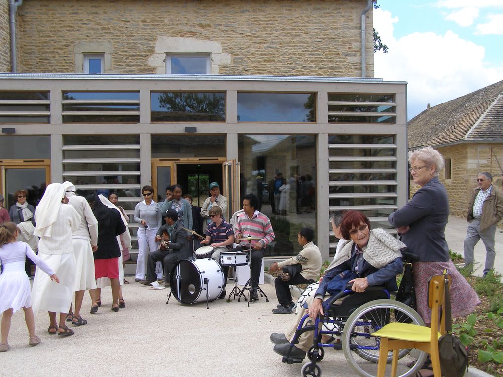 inauguration dde la maison diocésaine de St désert le 15 Mai 2011