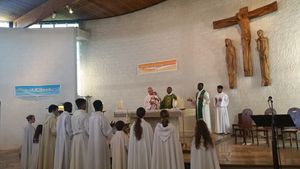 Pendant la Messe d'accueil du P.Daleb