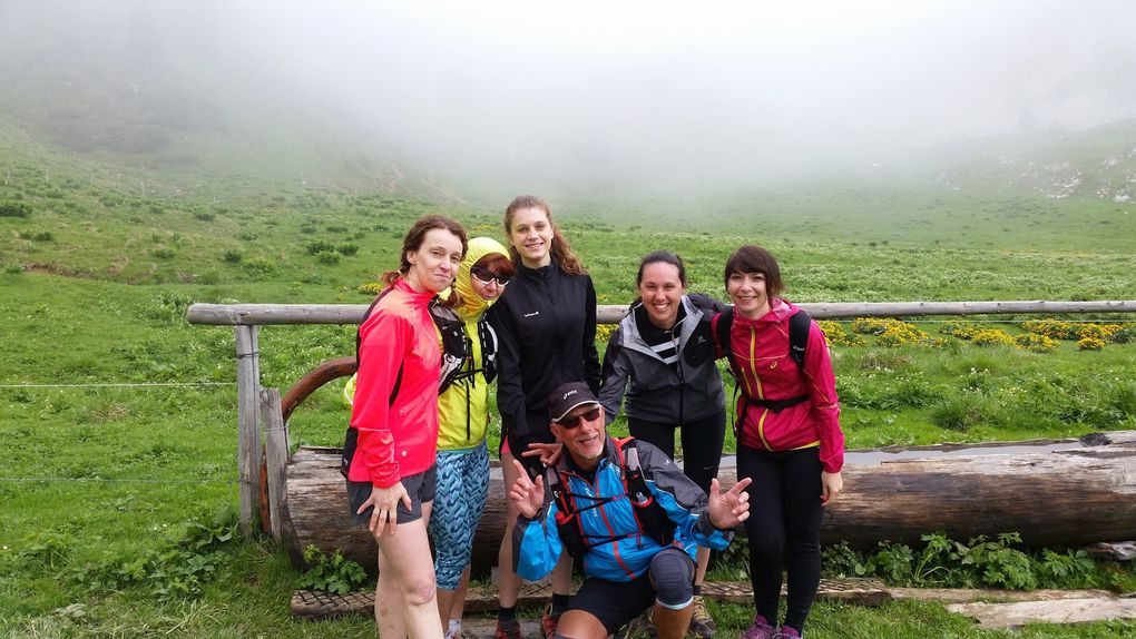 Notre groupe en direction de la Velouse et de l' Hurtière pour soutenir Olivier qui participe au trail de la Sure.