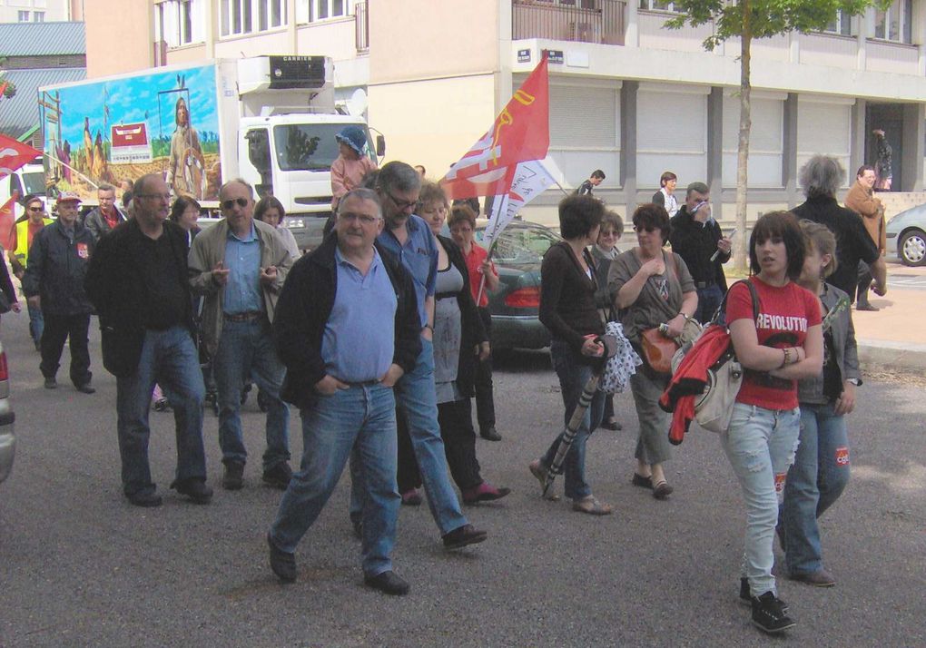 Rassemblement et manifestation du 1er mai 2011 à La Madeleine (Evreux)
Photos PR