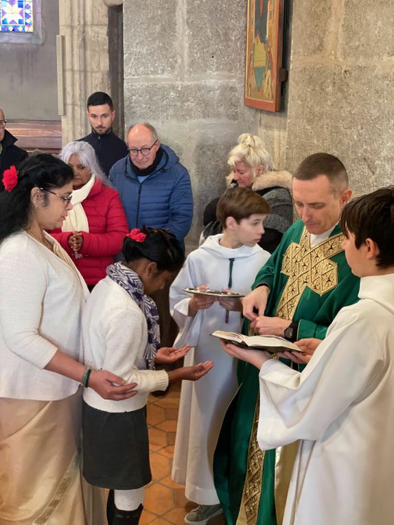 Sacrement des malades au cours de la messe de ce dimanche.