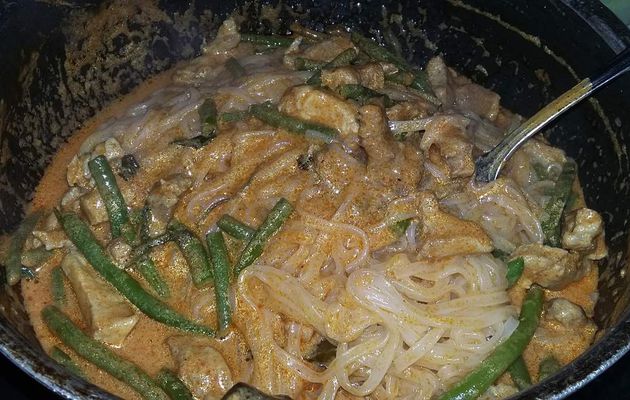 Vermicelles thaï au curry rouge