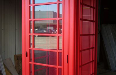 Votre cabine téléphonique anglaise comme meuble d'intérieur !