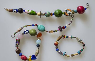 Bracelets, perles du monde entier entre 5 et 15E