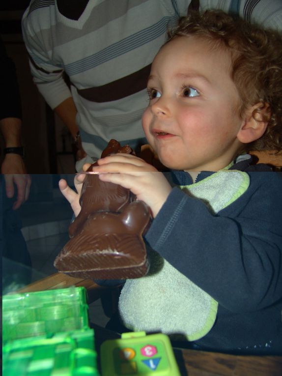 Pour Pâques, j'ai mangé du chocolat, fait de la peinture et descendu un toboggan. C'était chouette!