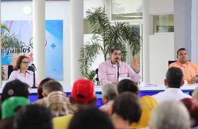 Maduro entregará recursos a 4 mil 500 circuitos comunales para iniciar proyectos en Venezuela