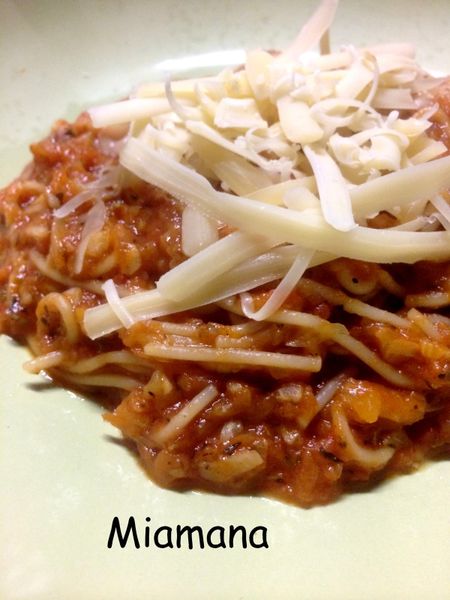 One pan pasta tomates, poivrons, et basilic