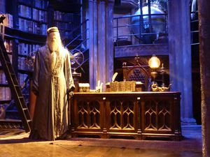 Bureau de Dumbledore / En la oficina de Dumbledore