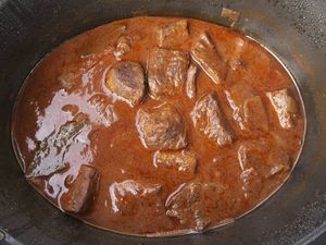 Effiloché de bœuf au vin rouge et carottes