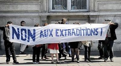 "Sonja Suder et Christian Gauger vivent un cauchemar en provenance directe du temps où l’Allemagne s’appelait RFA". Article de Paco