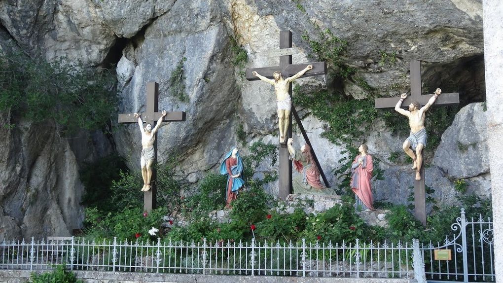 Ste Baume, la Grotte et le sentier merveilleux..
