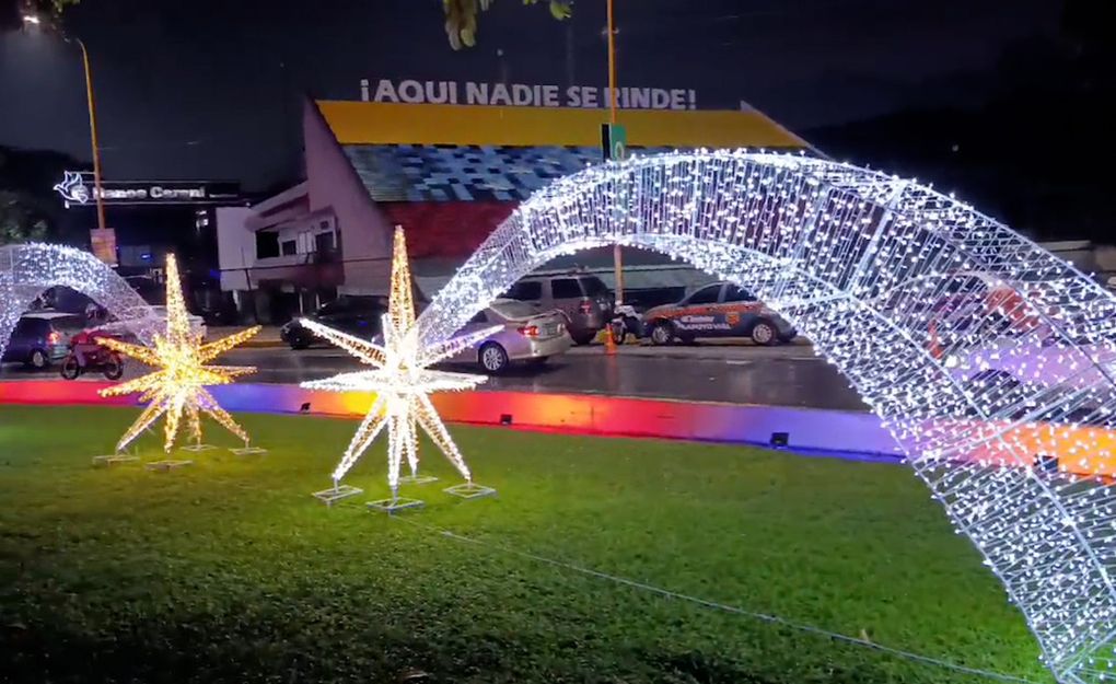 Gobernador Lacava dio bienvenida a la Navidad 2024 en Carabobo con encendido de luces y bicicletada familiar