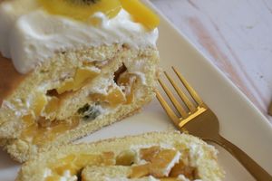 Biscuit roulé chantilly mangue et kiwi