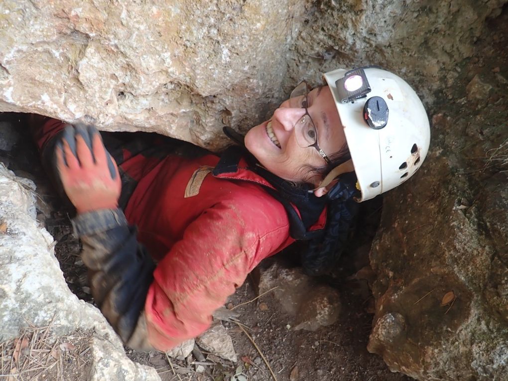 grotte dont le nom ne peut plus être cité pour que les ploucs arrêtent d 'y aller sans sécuritéet battel de compte rendu!