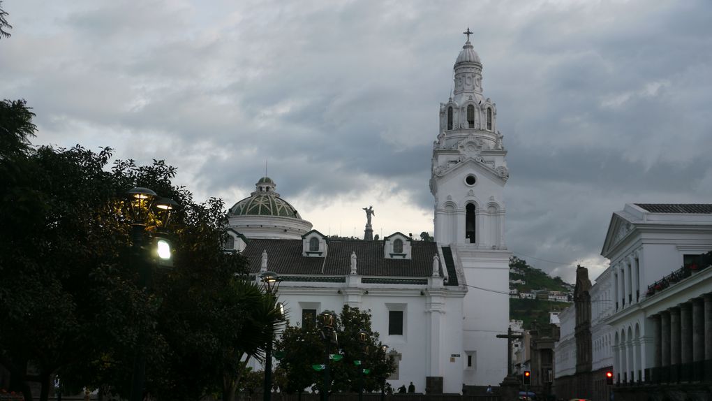 La moitié du monde, Quito, Cuenca, l'Amazonie, les communautés indiennes, les routes défoncées, l'accueil en famille, mille et une choses à relater... souvenirs, souvenirs...