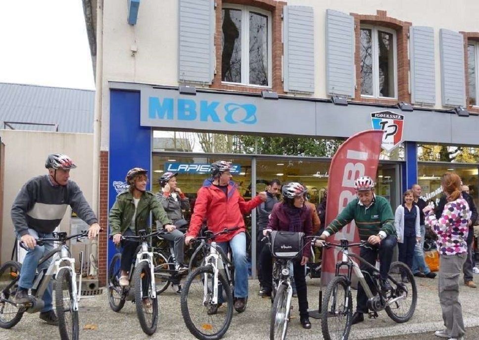 Les élus Oloronais testent les vélos VAE