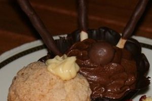 MOUSSE AU CHOCOLAT EN COQUE